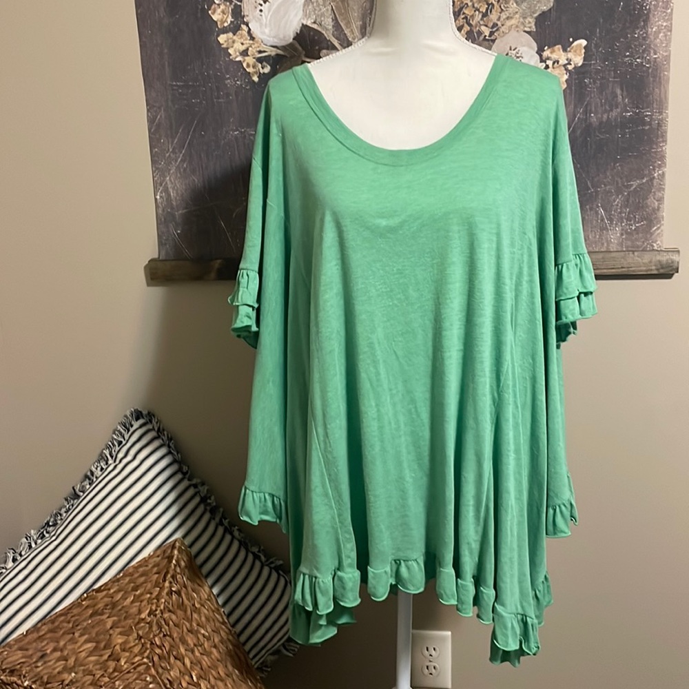 Basically Me, Oversized Ruffle sleeve top